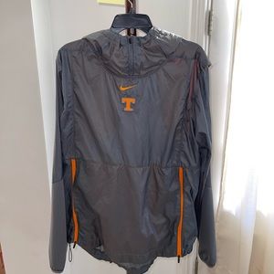 Nike University of Tennessee Windbreaker Large